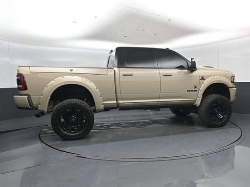 Used 2024 RAM 2500 Limited AWD/4WD image 3