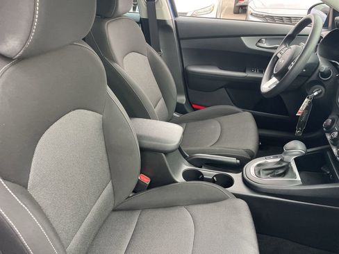 Certified 2022 Kia Forte LXS w/ LXS Technology Package FWD image 10