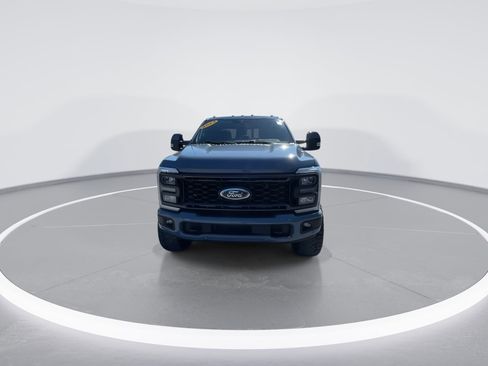 Used 2023 Ford F250 Lariat w/ Lariat Ultimate Package AWD/4WD image 4