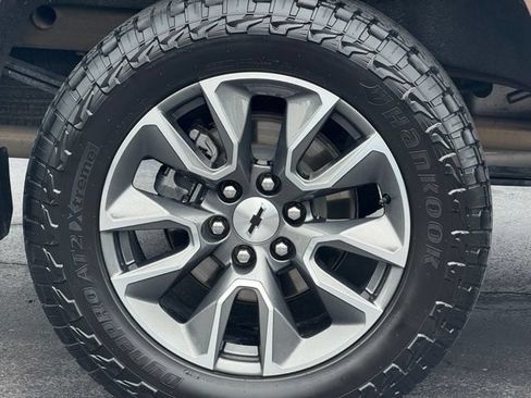 Used 2019 Chevrolet Silverado 1500 RST AWD/4WD image 11