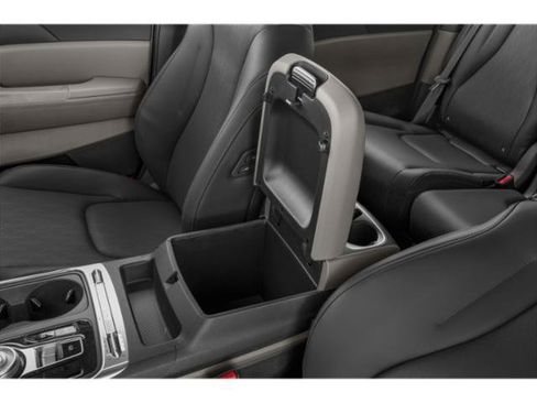 Used 2026 Kia Carnival SX FWD image 16