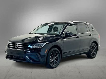 Used 2024 Volkswagen Tiguan SE w/ Panoramic Sunroof Package
