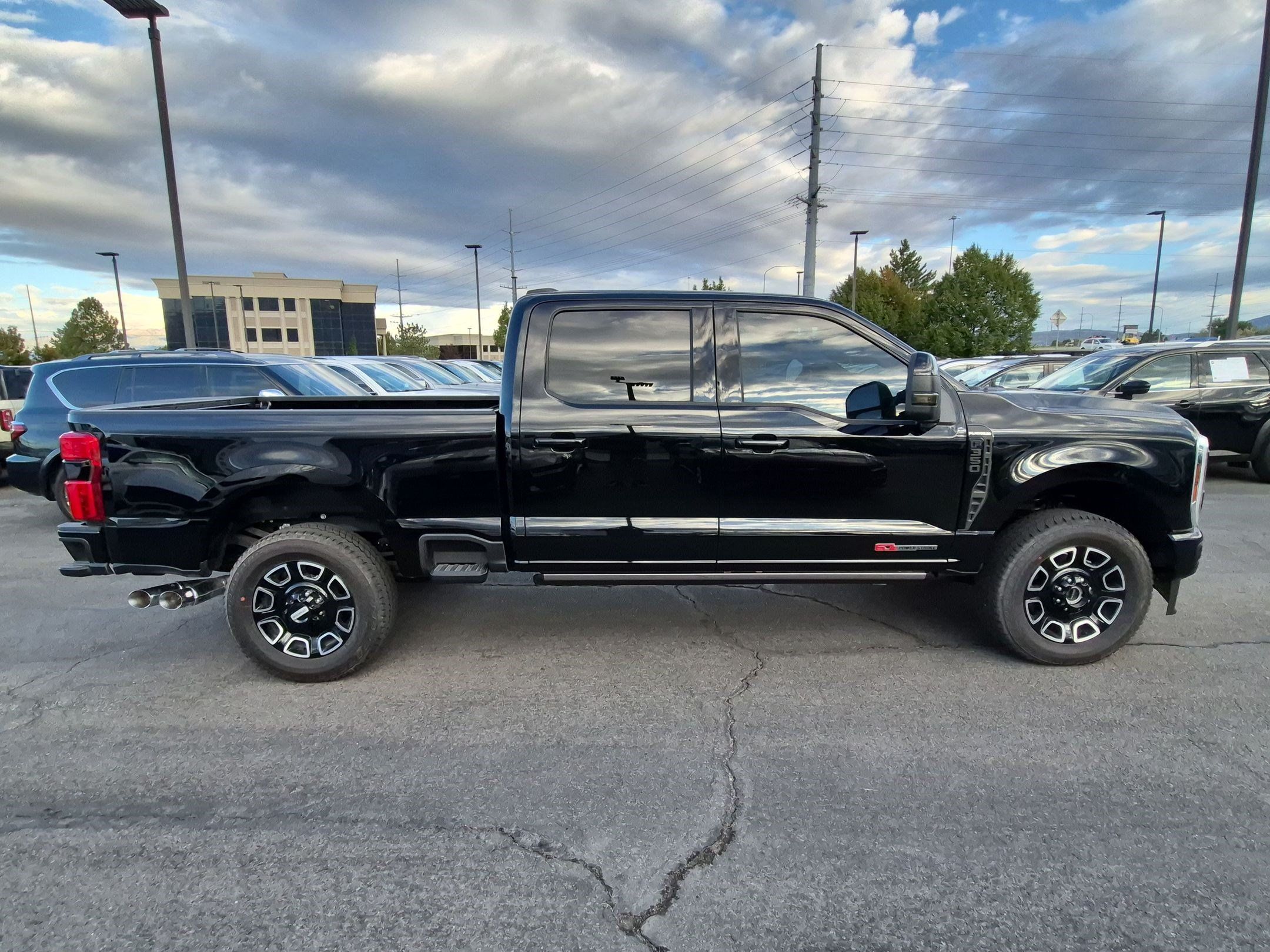 Used 2026 Ford F350 Platinum AWD/4WD image 2