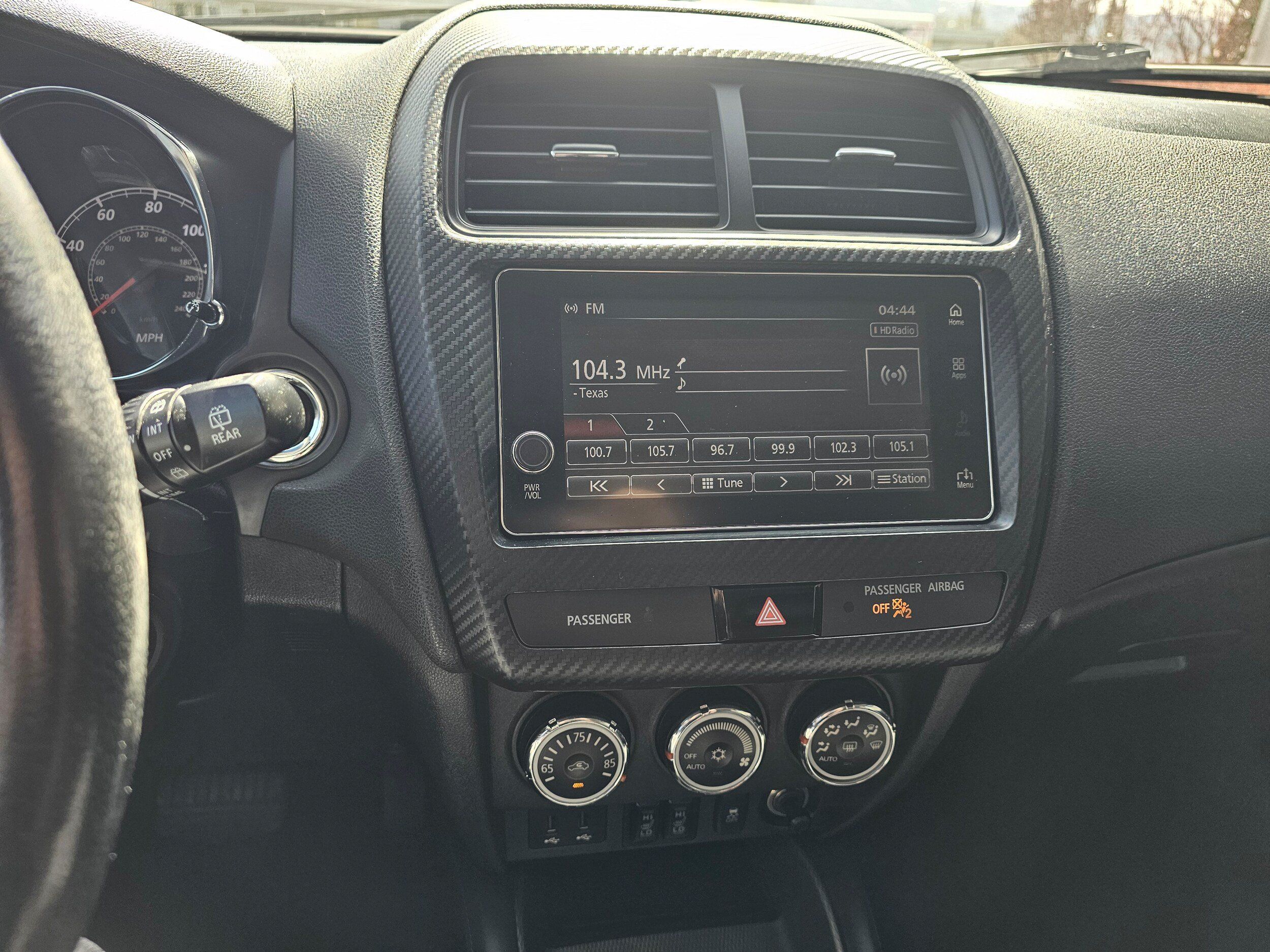 Used 2018 Mitsubishi Outlander Sport SE AWD/4WD image 13