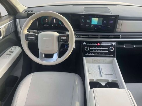 Used 2025 Hyundai Santa Fe SE image 13