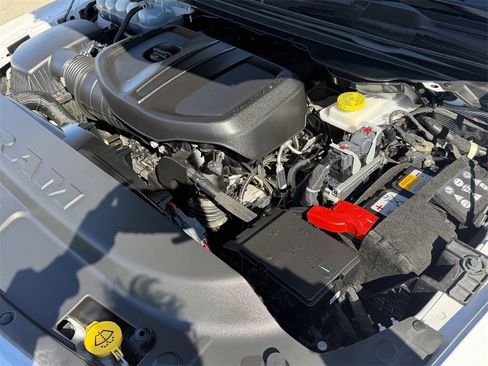 Used 2025 RAM 1500 Laramie image 33