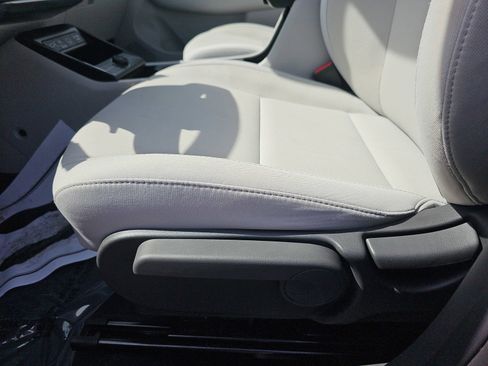 Used 2024 Hyundai Kona SE FWD image 30