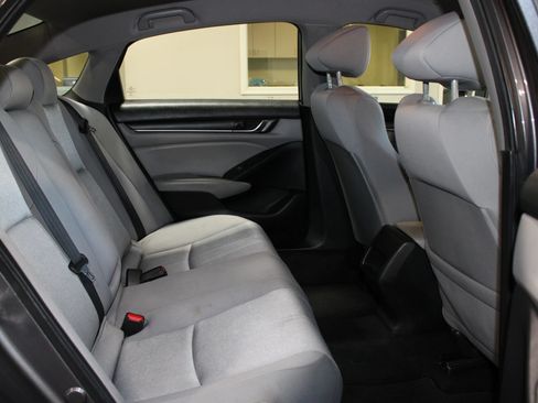 Used 2018 Honda Accord LX image 27