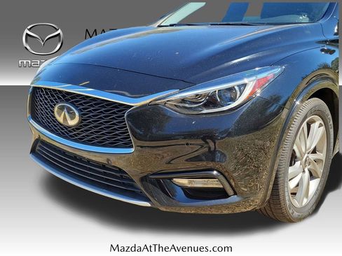 Used 2019 INFINITI QX30 image 3