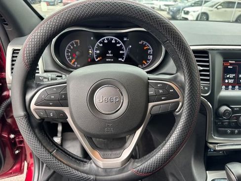 Used 2021 Jeep Grand Cherokee Laredo w/ Security & Convenience Group image 16