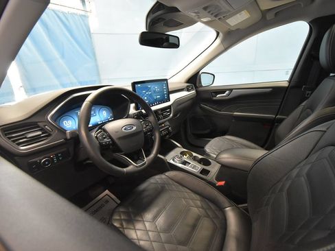 Used 2023 Ford Escape Platinum w/ Premium Technology Package AWD/4WD image 2
