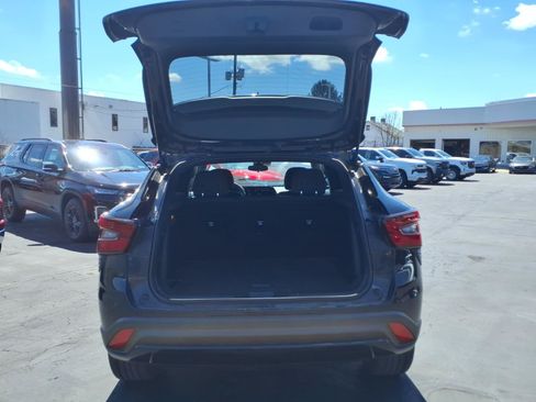 Certified 2024 Chevrolet Trax RS w/ Driver Confidence Package FWD image 11