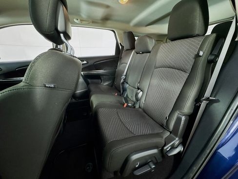 Used 2019 Dodge Journey SE image 20