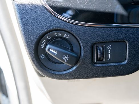Used 2019 Dodge Grand Caravan SXT FWD image 16