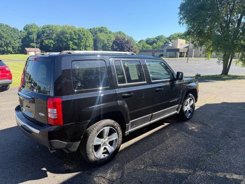 Used 2017 Jeep Patriot High Altitude AWD/4WD image 6