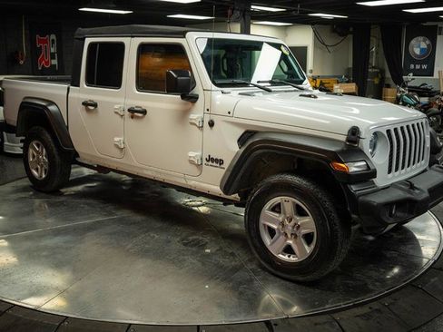 Used 2020 Jeep Gladiator Sport w/ Quick Order Package 24S image 5