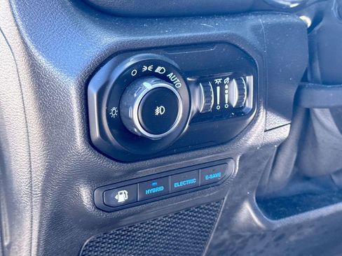 Used 2021 Jeep Wrangler Unlimited Sahara w/ Cold Weather Group image 15