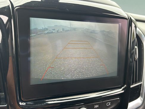 Used 2018 Chevrolet Traverse LT FWD image 21