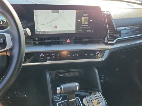 Used 2024 Kia Sportage SX image 12