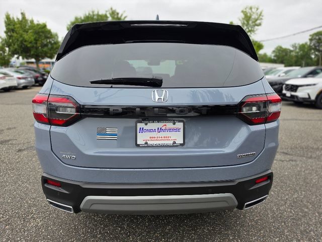 Certified 2025 Honda Pilot Touring image 4