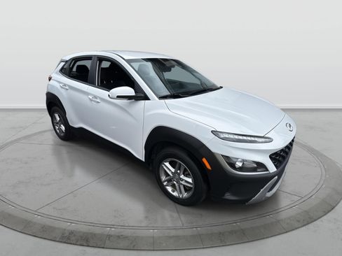 Used 2023 Hyundai Kona SE image 1