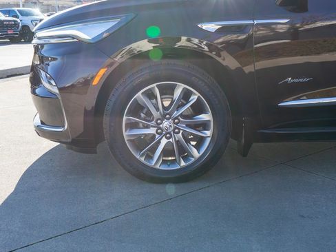 Used 2023 Buick Enclave Avenir image 33