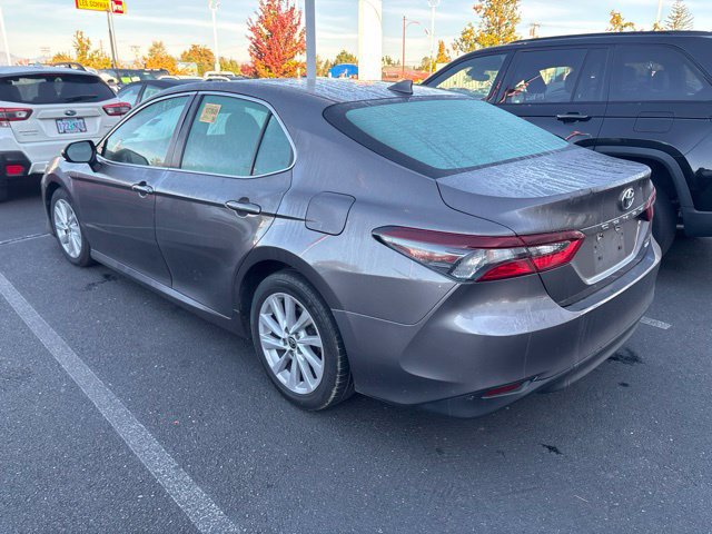 Used 2022 Toyota Camry LE FWD image 3