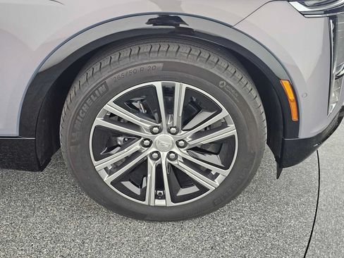 Used 2025 Cadillac Lyriq Luxury AWD/4WD image 9