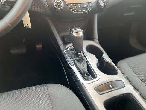 Used 2017 Chevrolet Cruze LS image 17
