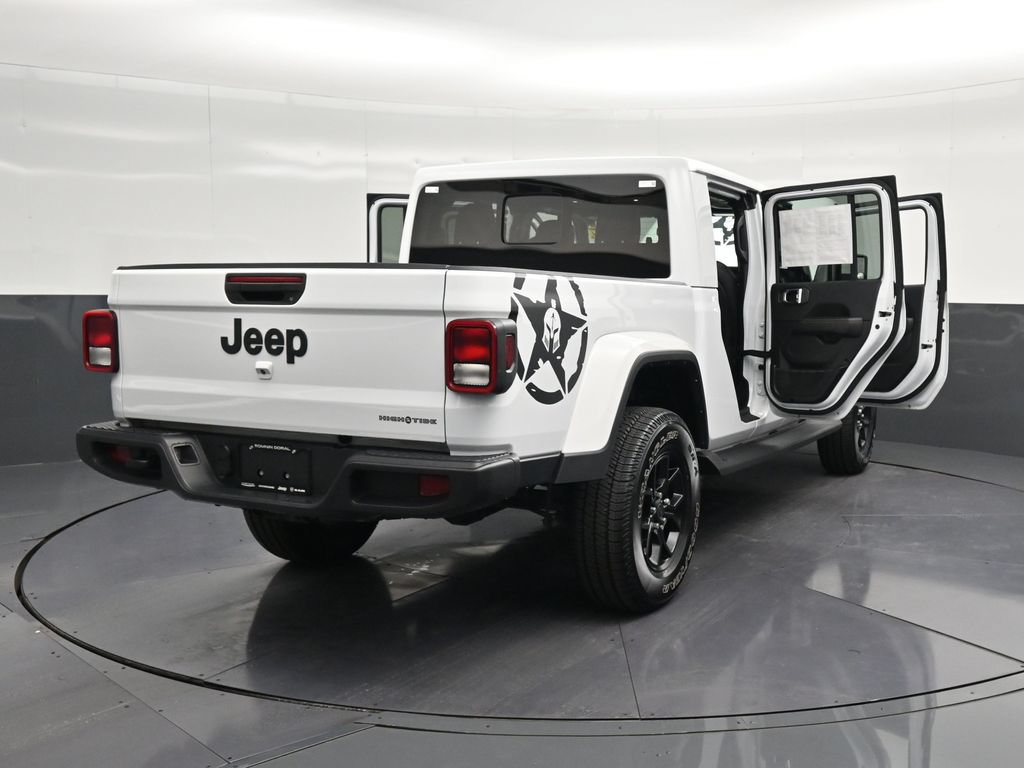 Used 2025 Jeep Gladiator Sport AWD/4WD image 35
