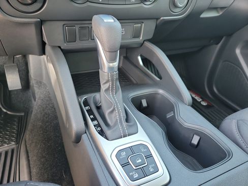 Used 2026 Nissan Frontier SV AWD/4WD image 19
