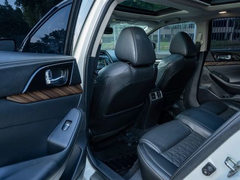 Used 2017 Nissan Maxima Platinum FWD image 13