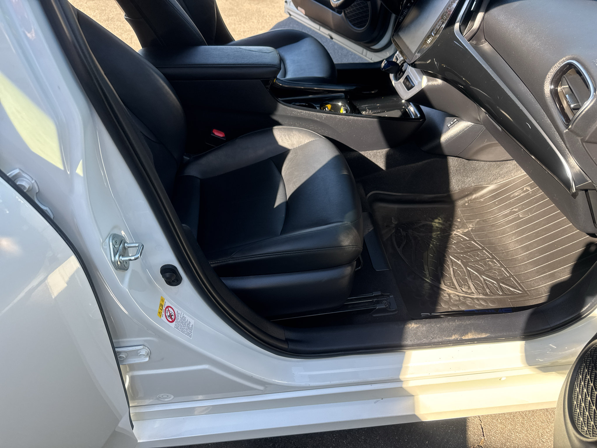 Used 2017 Toyota Prius Prime Premium FWD image 25