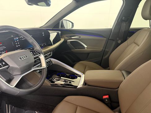 Certified 2025 Audi Q5 Premium image 5