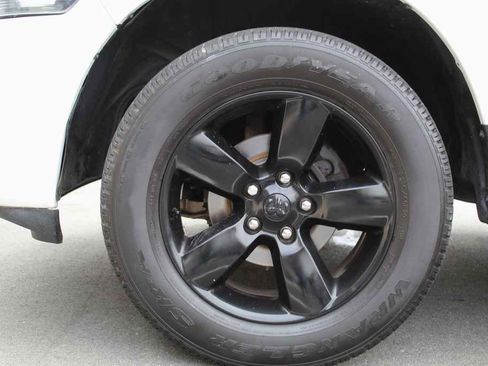 Used 2019 RAM 1500 Express w/ Express Value Package image 27