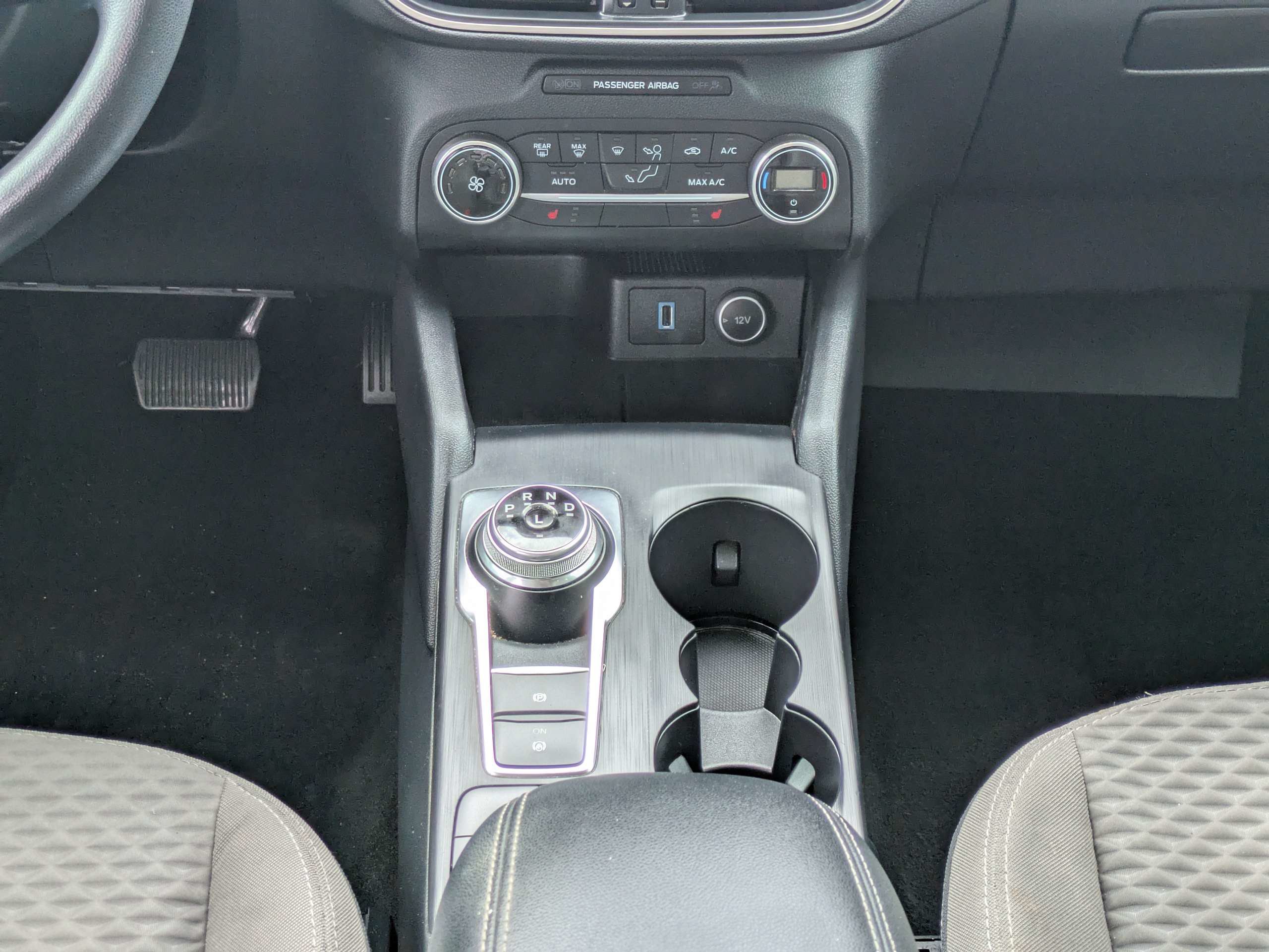 Used 2020 Ford Escape SE FWD image 16