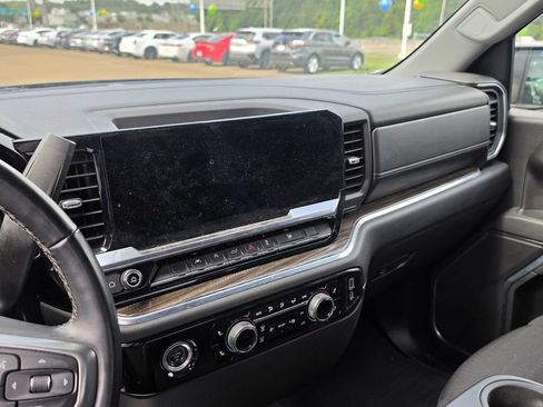 Used 2023 Chevrolet Silverado 1500 LT AWD/4WD image 11