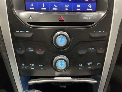 Used 2014 Ford Explorer XLT w/ Equipment Group 202A image 21