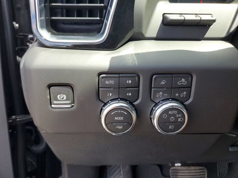 New 2026 GMC Sierra 2500 Denali w/ Technology Package AWD/4WD image 31