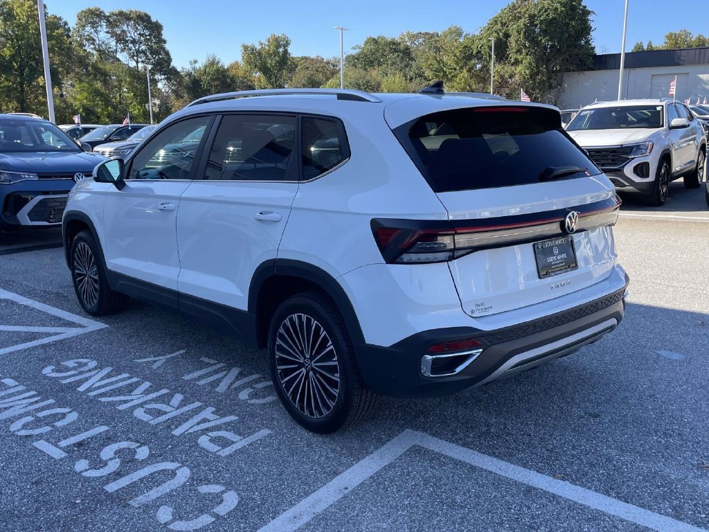 Certified 2026 Volkswagen Taos SE FWD image 6