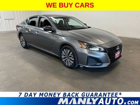 Used 2024 Nissan Altima 2.5 SV FWD image 1