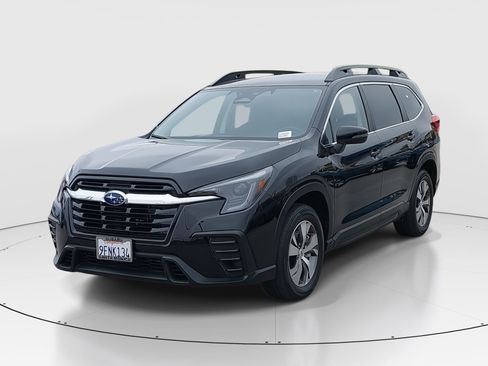 Used 2023 Subaru Ascent Premium w/ Convenience Package image 3