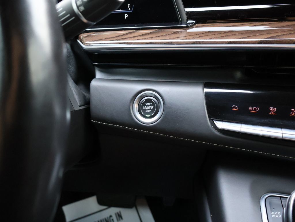 Used 2021 Cadillac Escalade Premium Luxury Platinum w/ Heavy-Duty Trailer Package AWD/4WD image 31