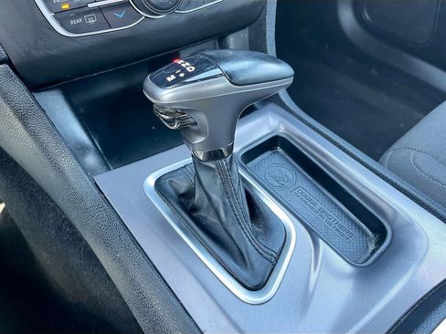 Used 2022 Dodge Charger SXT RWD image 16