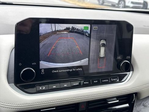 Used 2021 Nissan Rogue SL w/ Premium Package image 21