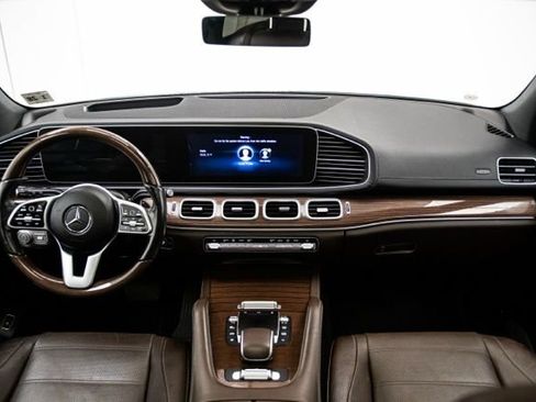 Used 2022 Mercedes-Benz GLS 450 4MATIC image 17