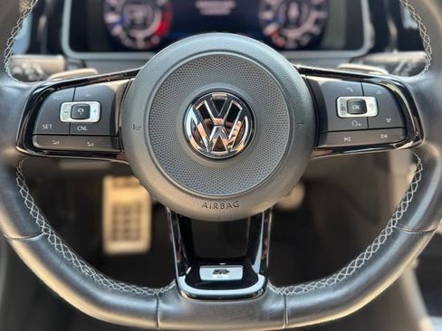 Used 2018 Volkswagen Golf R 4-Door AWD/4WD image 16