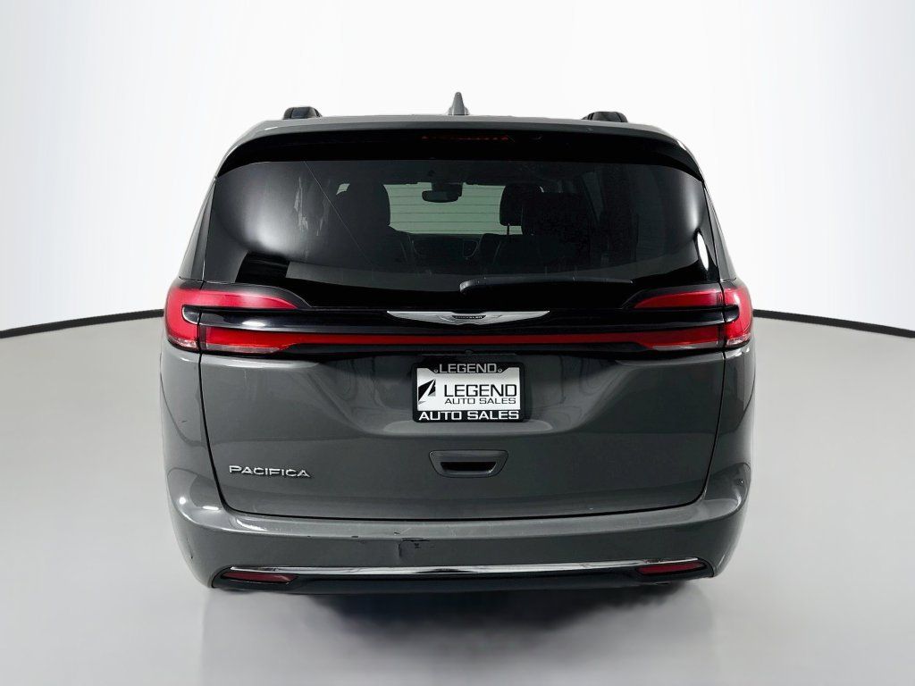 Used 2022 Chrysler Pacifica Touring-L FWD image 6