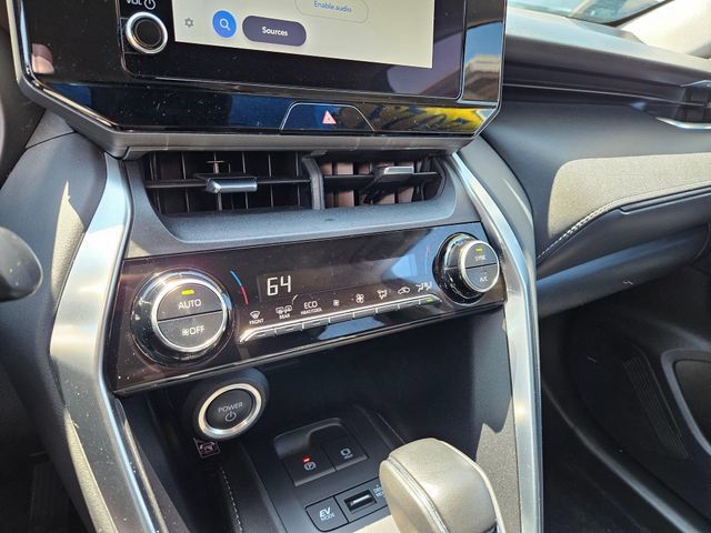 Used 2023 Toyota Venza LE AWD/4WD image 28