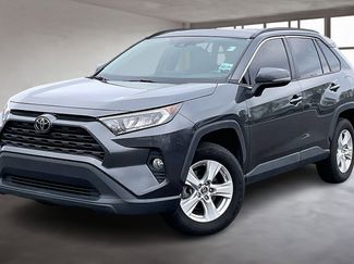 Used 2019 Toyota RAV4 XLE video 3